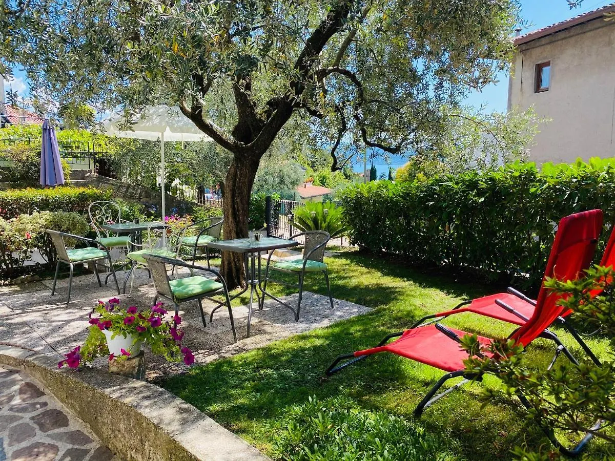 B&B L'Angolino Gardone Riviera Italy