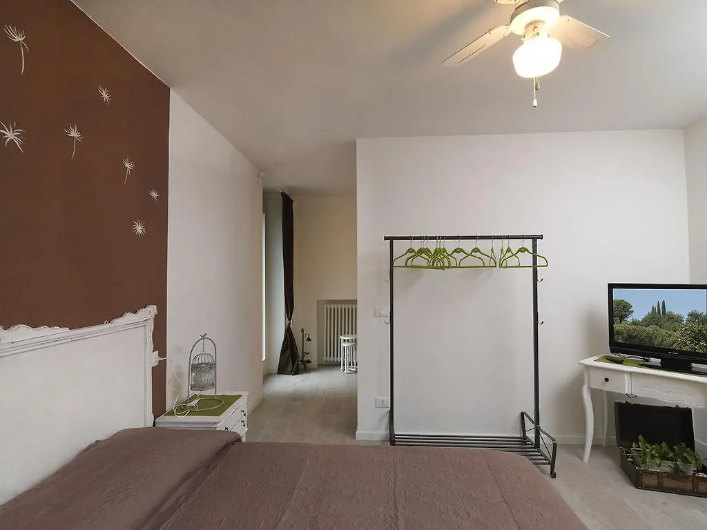 Bed & Breakfast B&B L'Angolino Gardone Riviera Italy