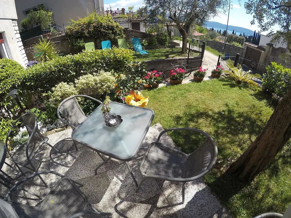 B&B L'Angolino Gardone Riviera Bed & Breakfast