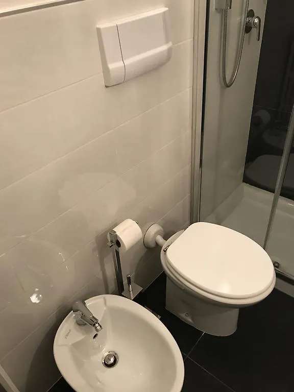 B&B L'Angolino Gardone Riviera 0*,