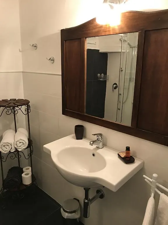 B&B L'Angolino Gardone Riviera Italy